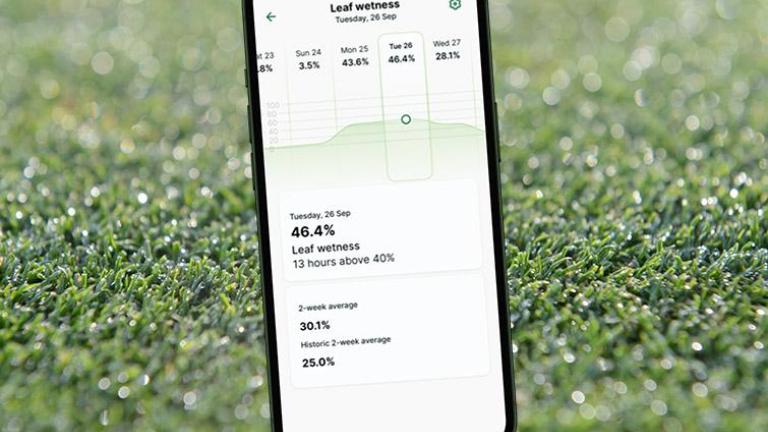 Turf Advisor Entscheidungshilfe - BlattnässeBlattnässe - durch Regen und Tau - ist eine wesentliche Voraussetzung für die Entwicklung vieler Krankheiten. Turf Advisor zeigt die Anzahl der Stunden pro Tag an, in denen die Blätter zu mehr als 40 % nass sind, sowie eine durchschnittliche Dauer der Blattnässe von zwei Wochen.